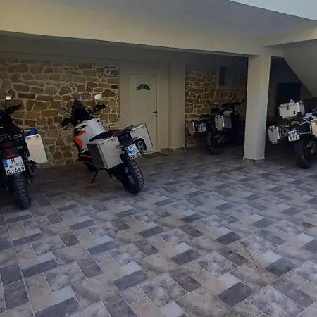 Πανσιόν Babe Vlorë